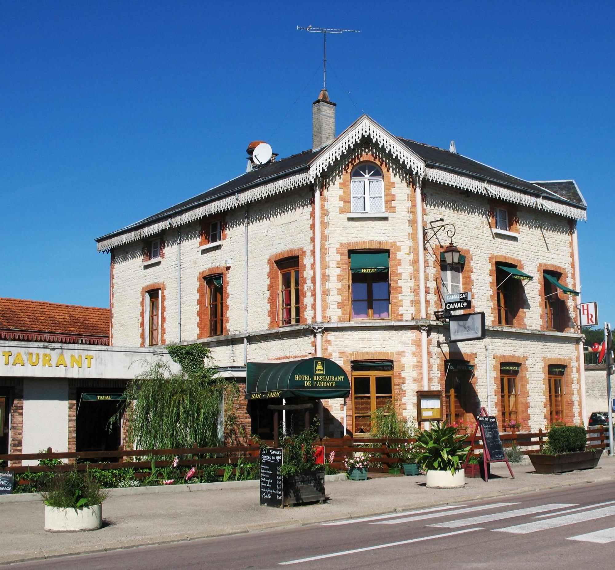 Hotel Restaurant De L'Abbaye Clairvaux Bagian luar foto