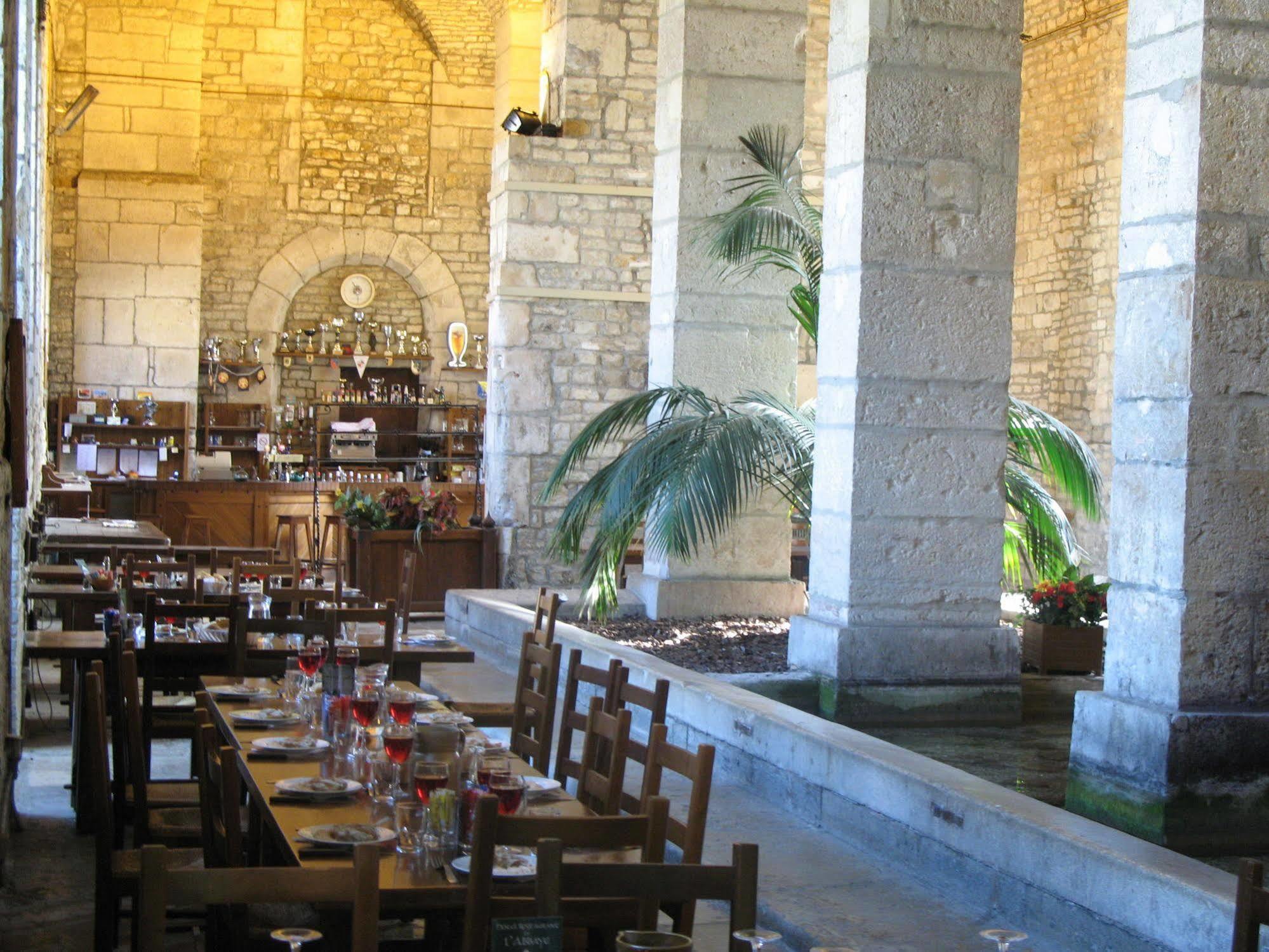 Hotel Restaurant De L'Abbaye Clairvaux Bagian luar foto